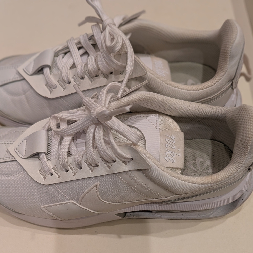Nike Women's Air Max Pre-Day